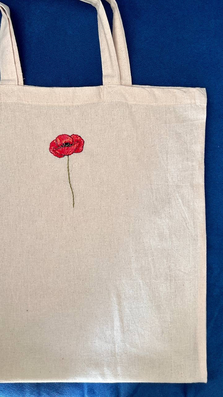 Tote Bag "Papavero" – Dipinta e Ricamata a Mano