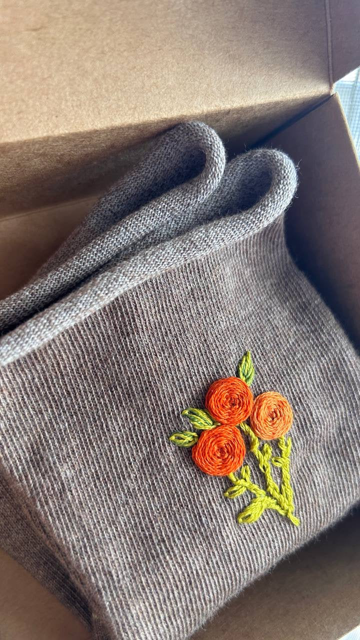 Calzini in Cotone con Ricamo Floreale a Mano