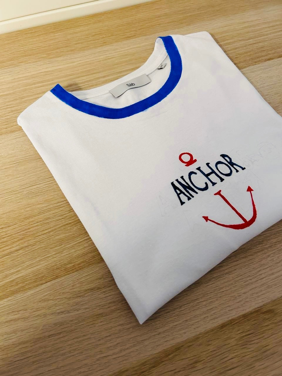 T-shirt "ANCHOR" – Ricamata a Mano