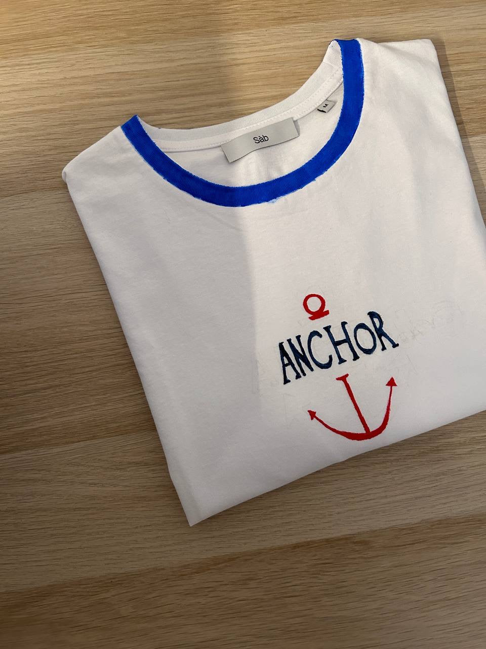 T-shirt "ANCHOR" – Ricamata a Mano