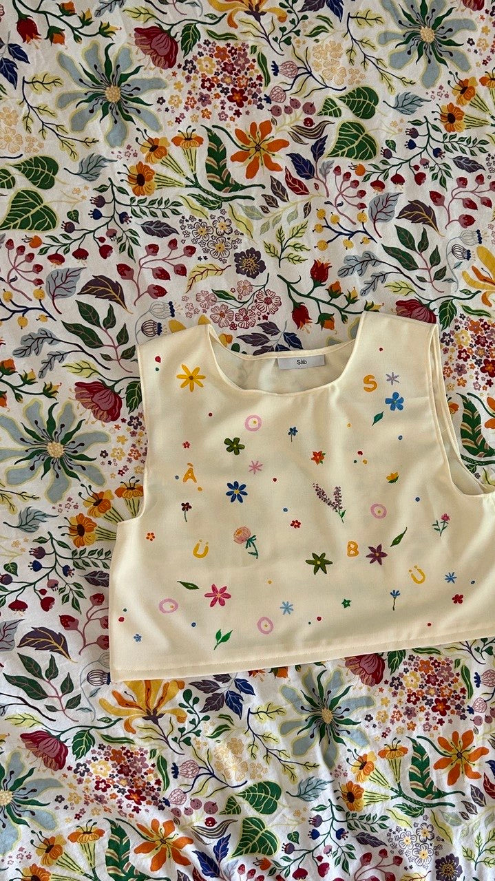 Blusa "Giardino" – Cucita e Dipinta a Mano