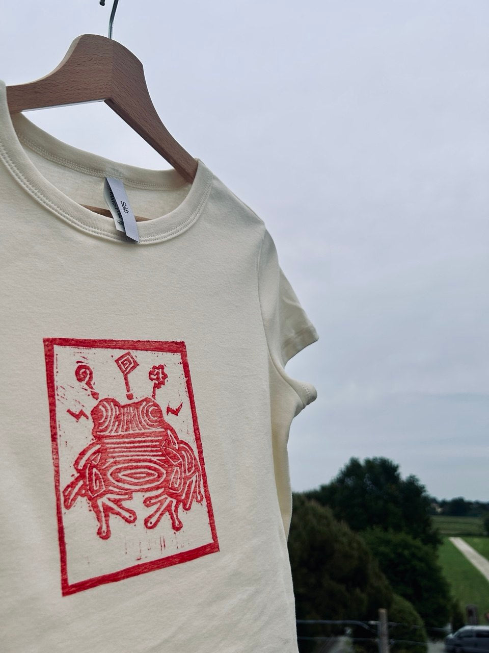 T-shirt Rana — Stampa Artigianale a Linoleografia