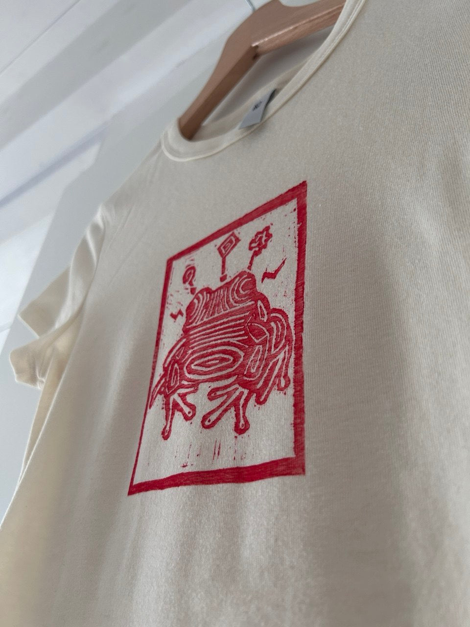 T-shirt Rana — Stampa Artigianale a Linoleografia